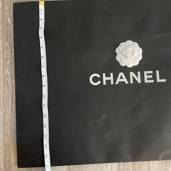 Chanel paper bag with ribbon and wrapping paper Chanel. - Picture 3 of 4
